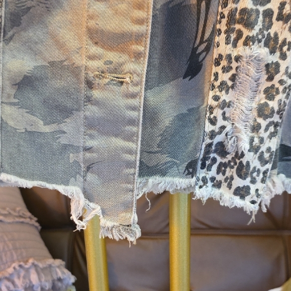 POL Women's Distressed Camo and Leopard Jean Jacket - Picture 5 of 5